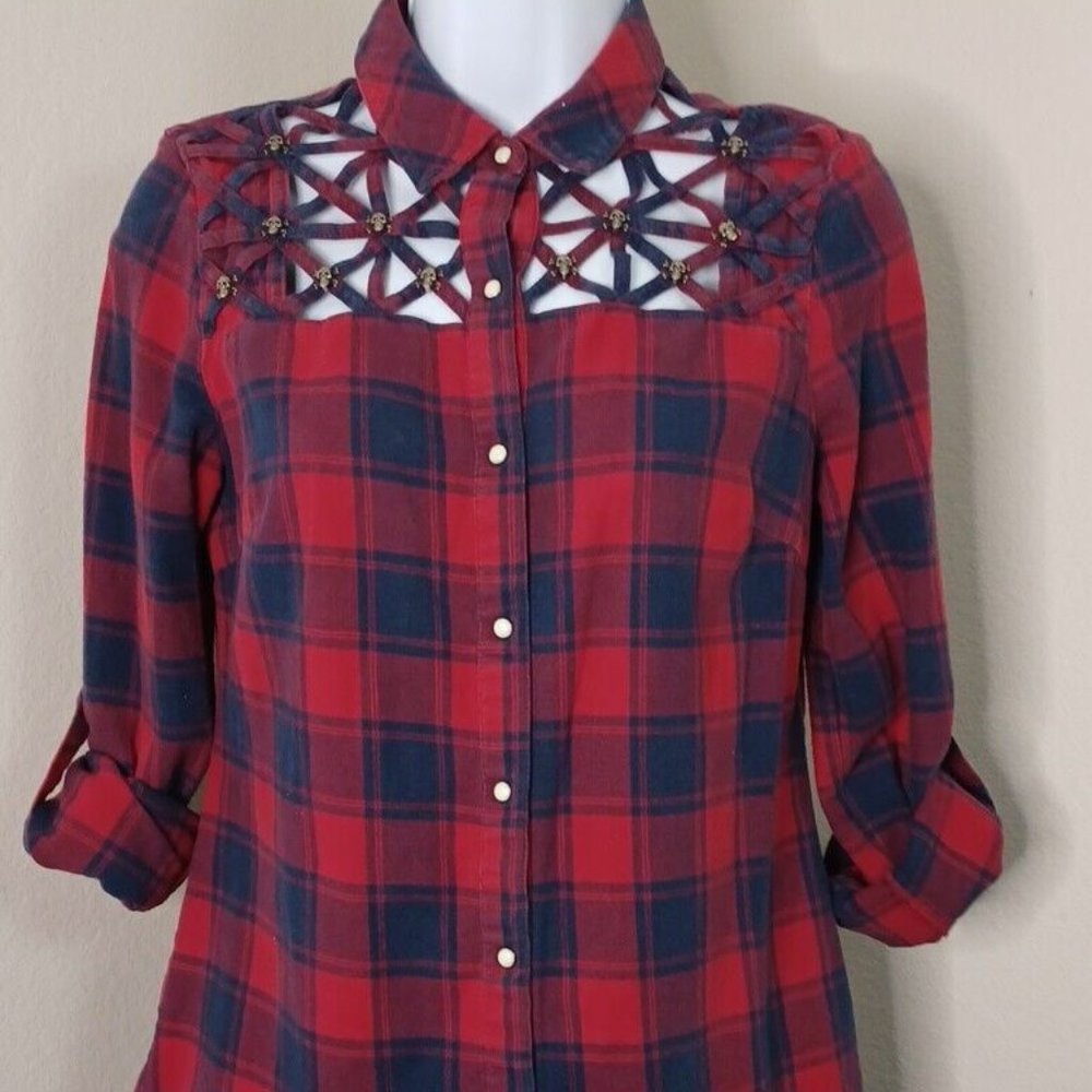 Clockhouse Women's blouse with sexy skulls, M